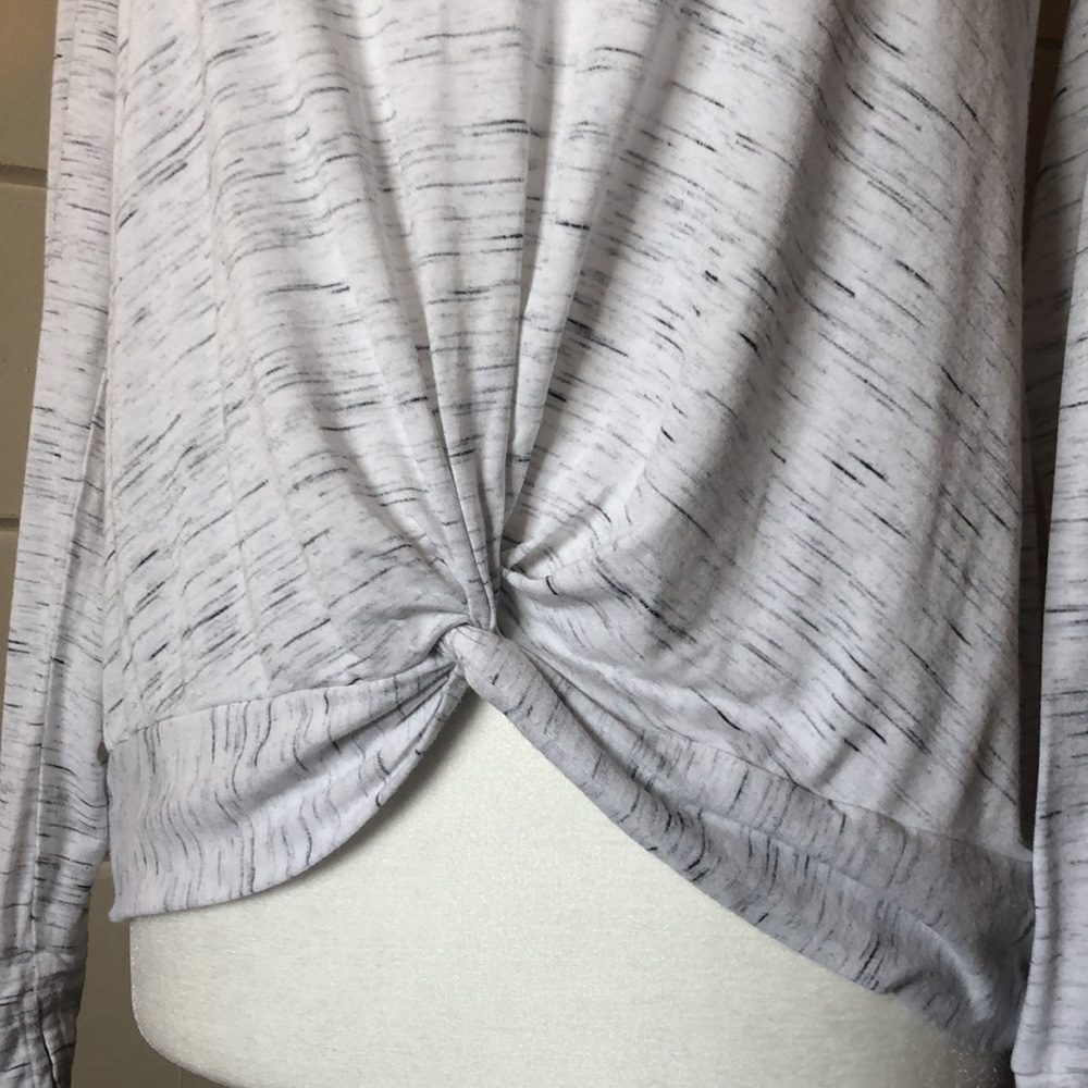 Zella Twist Knot Front Long Sleeve Hooded Shirt Size XL (14/16) - Picture 2 of 5